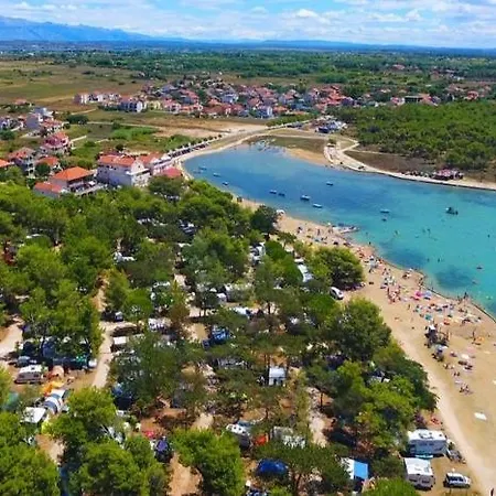 Telepitett Lakokocsi Az Adrian * Privlaka (Zadar)
