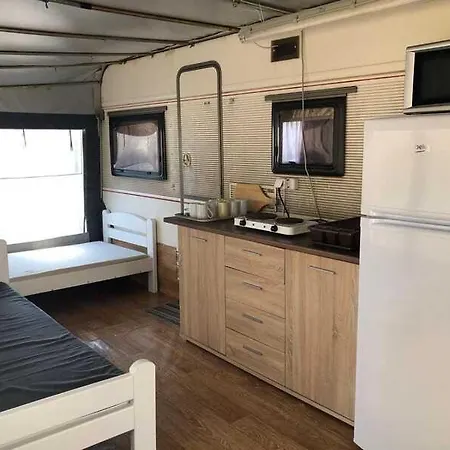 Camping Telepitett Lakokocsi Az Adrian Privlaka (Zadar)